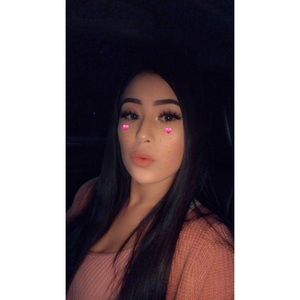 Meet your Posher, Alejandra